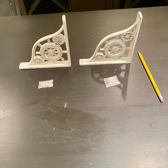 *** Brand new set of 2 metal shelf Bracket - Picture 3 of 3